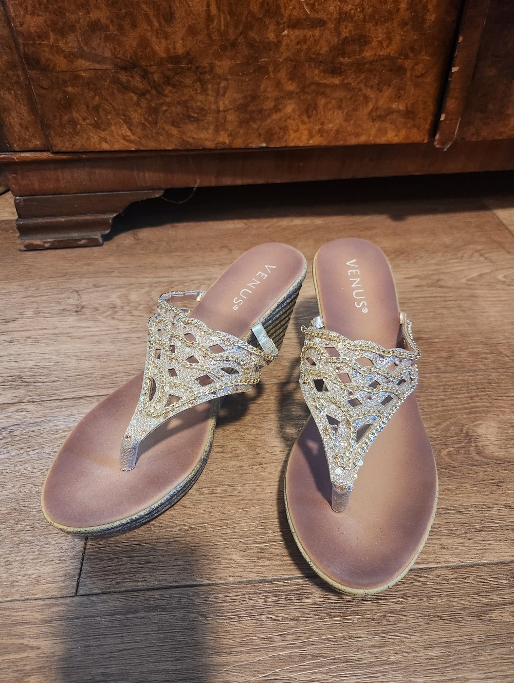 VENUS Gold Rhinestone Wedge Sandals Womens Flip Flop Thong Platform Size 8.5-9